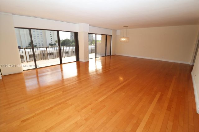 1800 NE 114th St 608, Miami, FL 33181