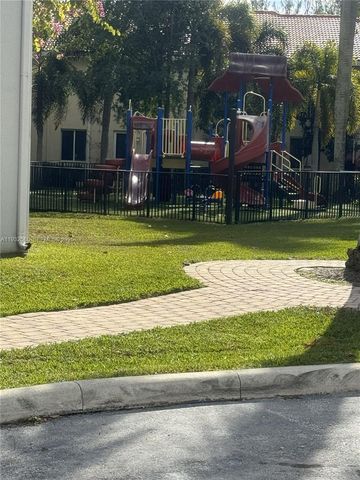 21115 NW 14th Pl 231, Miami Gardens, FL 33169