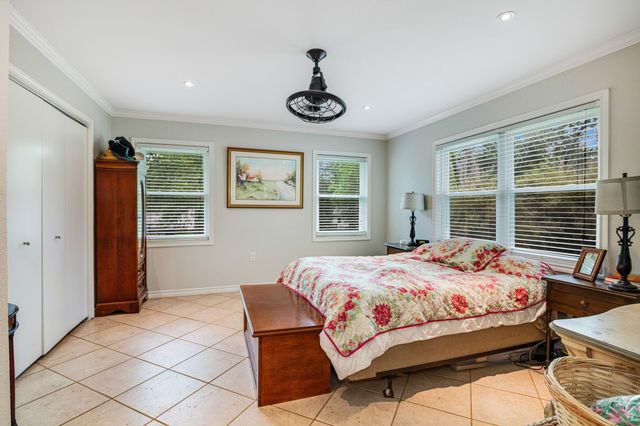 1010 Rosewood Drive, Dickinson, TX 77539