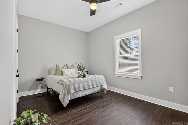 877 Oak Forest Circle, Sherwood, AR 72120