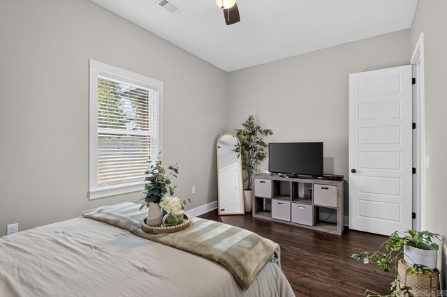 877 Oak Forest Circle, Sherwood, AR 72120