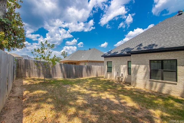 877 Oak Forest Circle, Sherwood, AR 72120