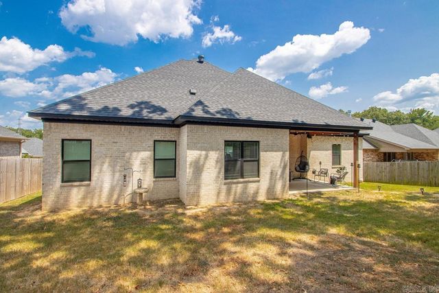 877 Oak Forest Circle, Sherwood, AR 72120