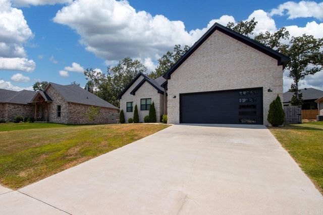 877 Oak Forest Circle, Sherwood, AR 72120