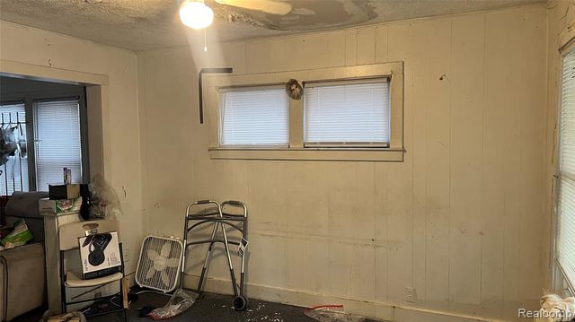 15868 Parkside Street, Detroit, MI 48238