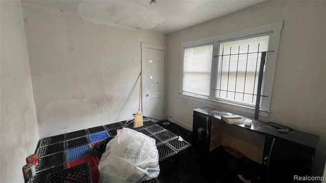 15868 Parkside Street, Detroit, MI 48238