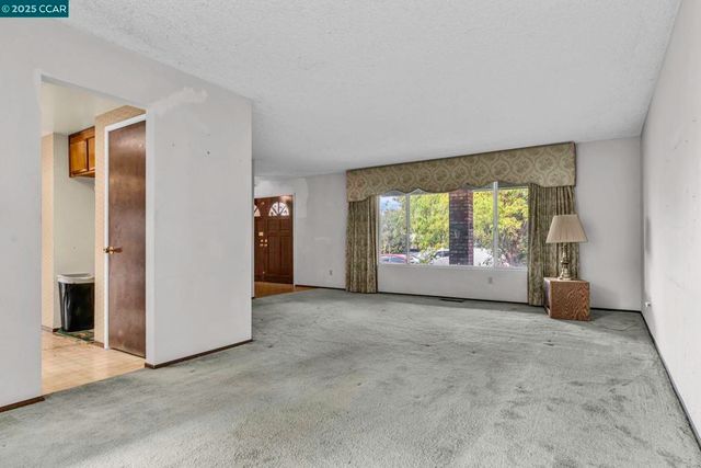 1239 Krona Ln, Concord, CA 94521