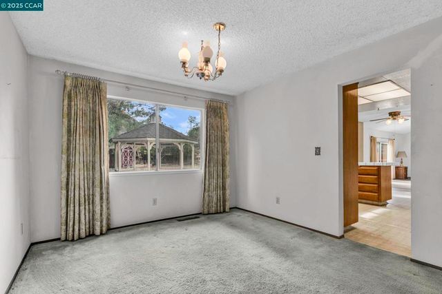 1239 Krona Ln, Concord, CA 94521