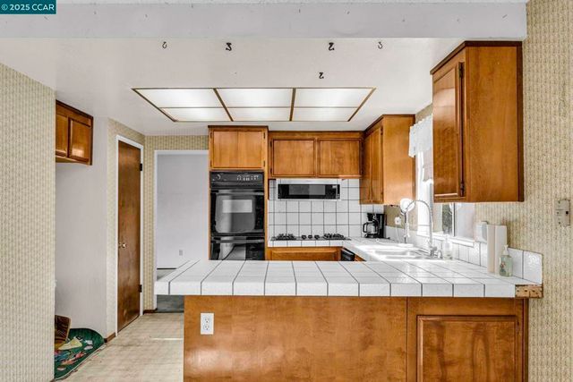 1239 Krona Ln, Concord, CA 94521