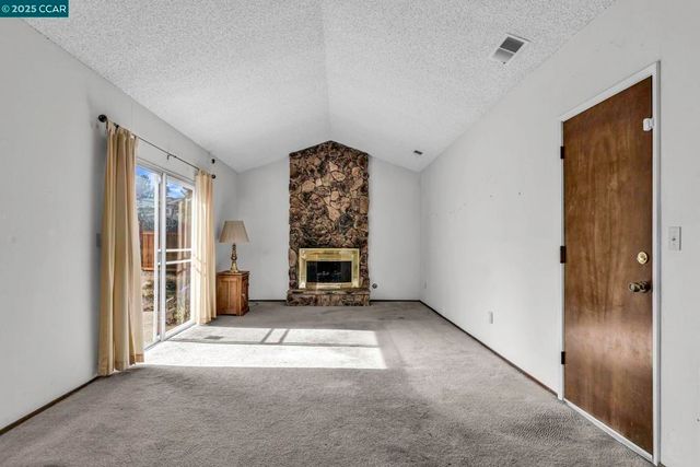 1239 Krona Ln, Concord, CA 94521