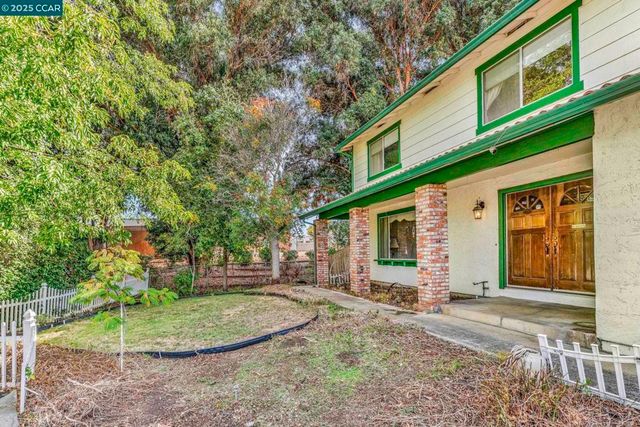 1239 Krona Ln, Concord, CA 94521