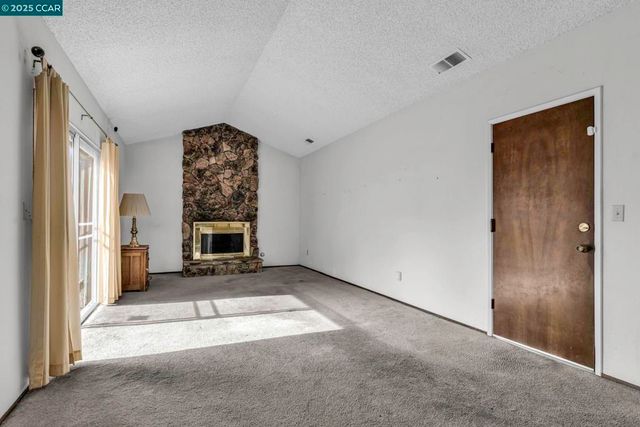 1239 Krona Ln, Concord, CA 94521