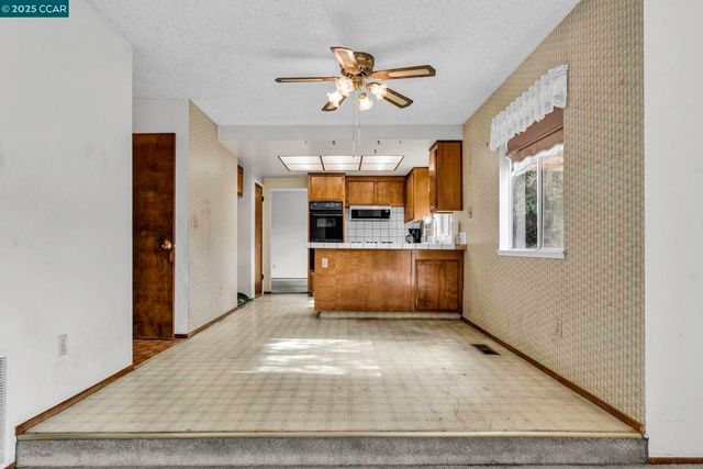 1239 Krona Ln, Concord, CA 94521