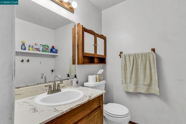 1239 Krona Ln, Concord, CA 94521