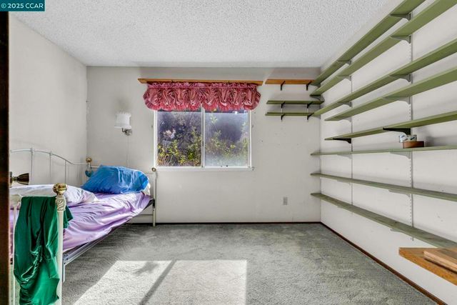 1239 Krona Ln, Concord, CA 94521