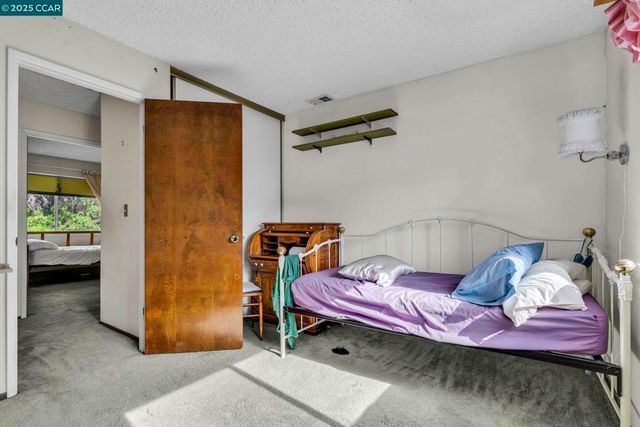 1239 Krona Ln, Concord, CA 94521