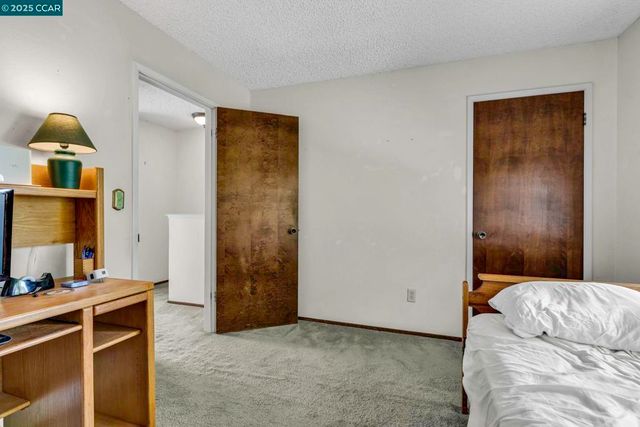 1239 Krona Ln, Concord, CA 94521