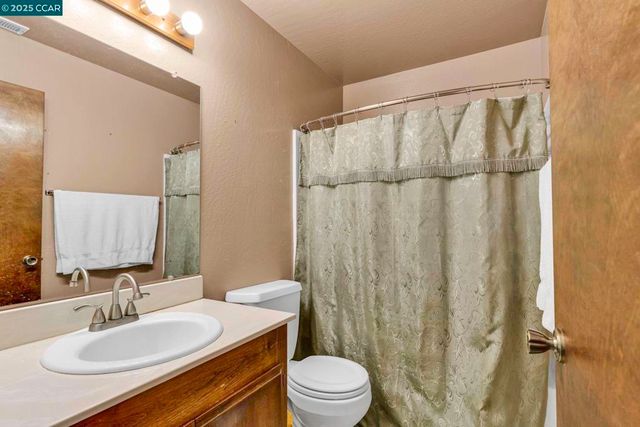 1239 Krona Ln, Concord, CA 94521