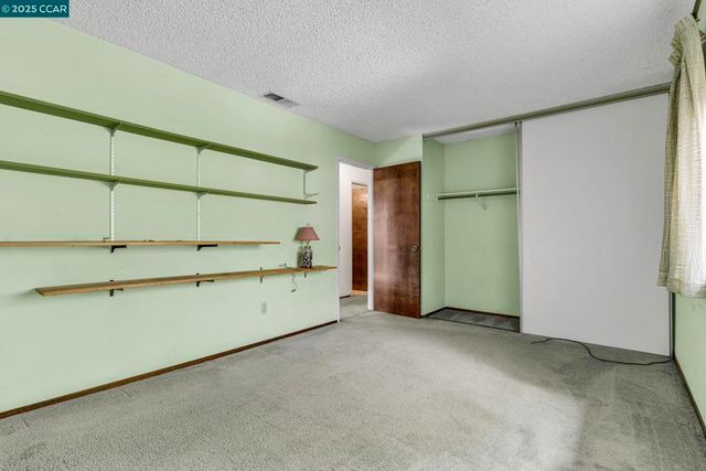 1239 Krona Ln, Concord, CA 94521