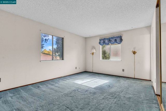 1239 Krona Ln, Concord, CA 94521