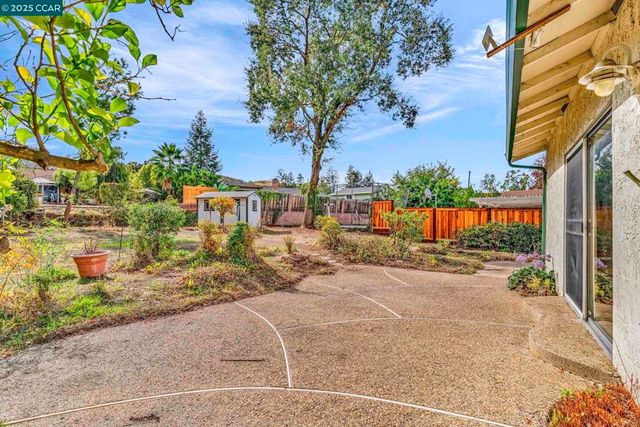 1239 Krona Ln, Concord, CA 94521