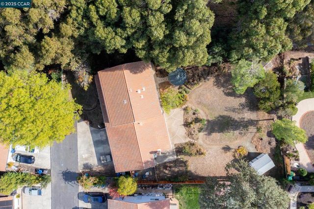 1239 Krona Ln, Concord, CA 94521