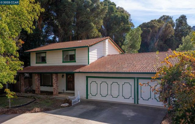 1239 Krona Ln, Concord, CA 94521