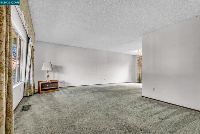 1239 Krona Ln, Concord, CA 94521