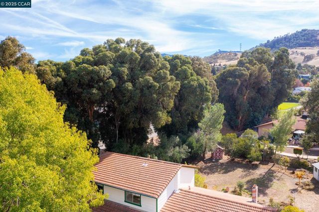 1239 Krona Ln, Concord, CA 94521