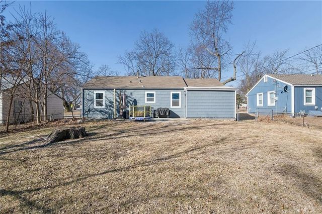 320 S Central Street, Olathe, KS 66061