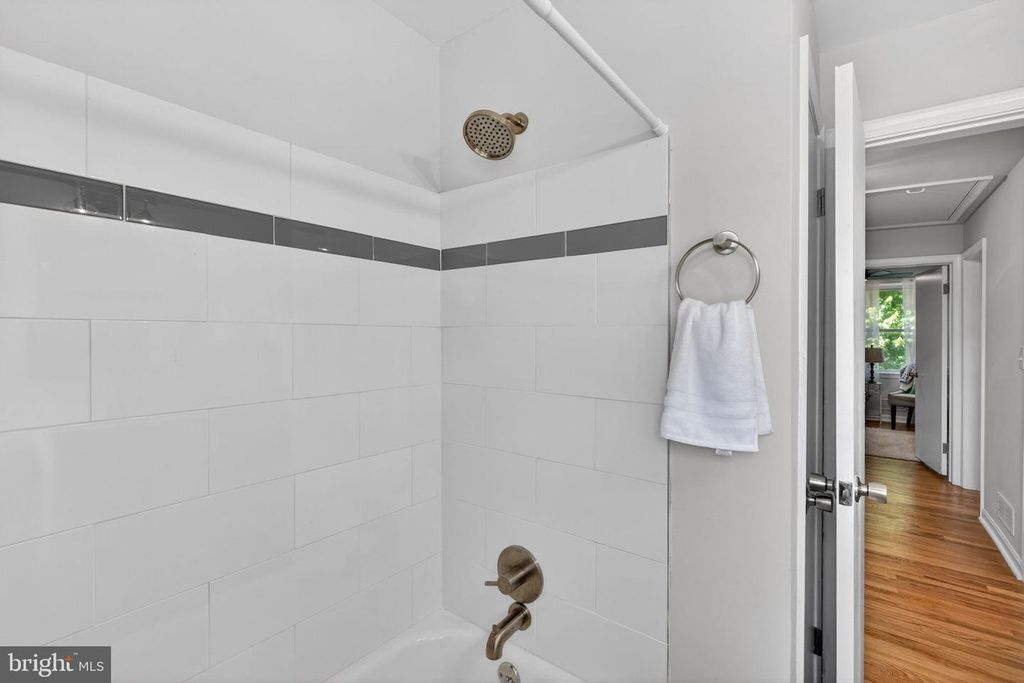 Image 25 of property listing at 3421 ORLANDO AVE, Baltimore, MD 21234