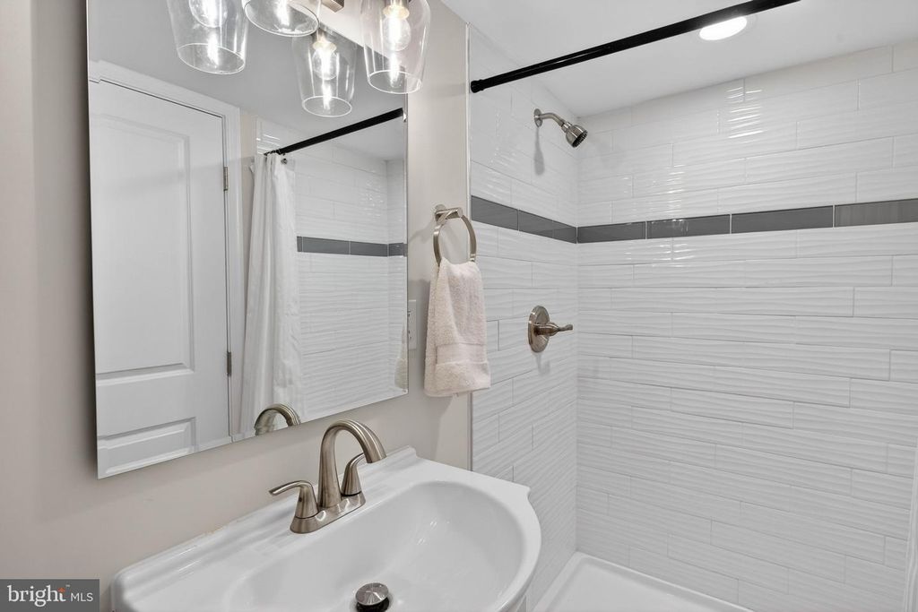 Image 30 of property listing at 3421 ORLANDO AVE, Baltimore, MD 21234