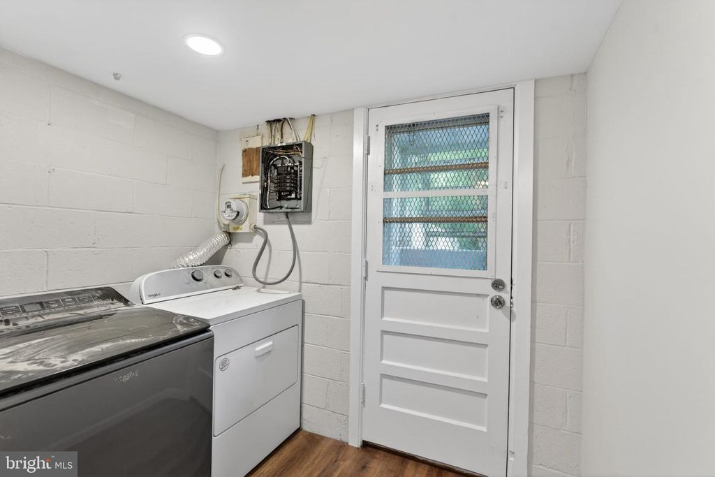 Image 32 of property listing at 3421 ORLANDO AVE, Baltimore, MD 21234
