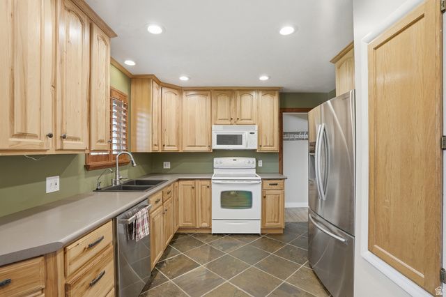 1553 E FULLER DR, Millcreek, UT 84124