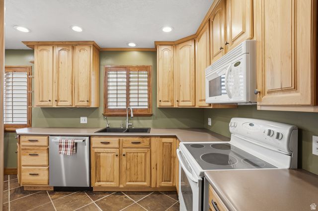 1553 E FULLER DR, Millcreek, UT 84124