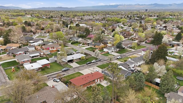 1553 E FULLER DR, Millcreek, UT 84124