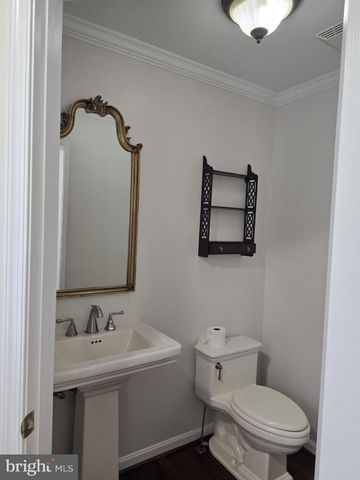 12546 CAVALIER DR, Woodbridge, VA 22192