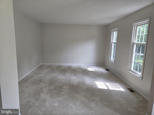 12546 CAVALIER DR, Woodbridge, VA 22192