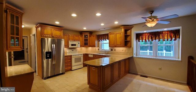 12546 CAVALIER DR, Woodbridge, VA 22192