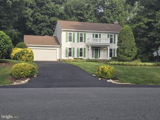 12546 CAVALIER DR, Woodbridge, VA 22192