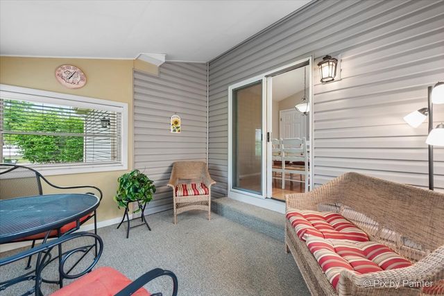 6 Ennis Court, Cary, IL 60013