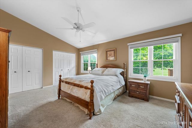 6 Ennis Court, Cary, IL 60013