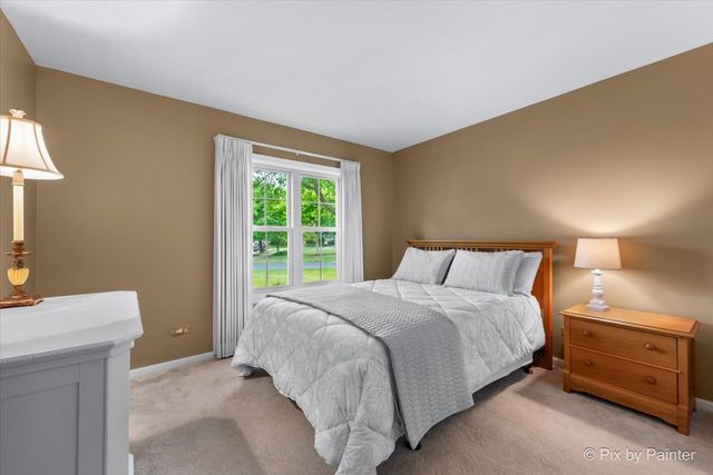 6 Ennis Court, Cary, IL 60013