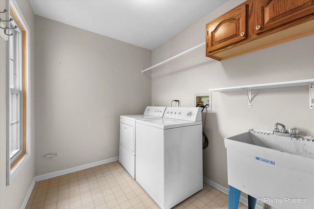 6 Ennis Court, Cary, IL 60013