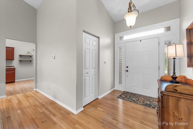 6 Ennis Court, Cary, IL 60013