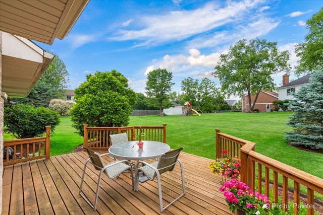 6 Ennis Court, Cary, IL 60013