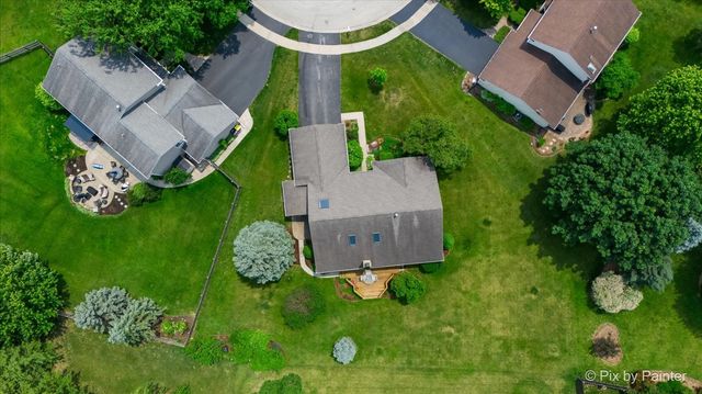 6 Ennis Court, Cary, IL 60013