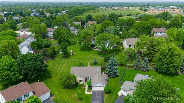 6 Ennis Court, Cary, IL 60013