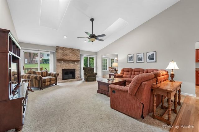 6 Ennis Court, Cary, IL 60013