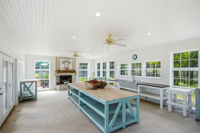 1073 Gordonville Road, Gordonville, TX 76254